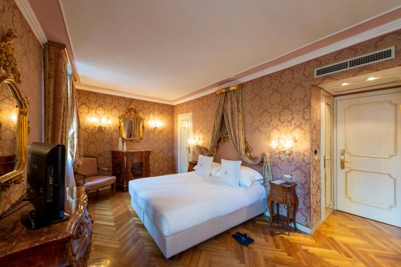 Hotel Antico Doge - A Member Of Elizabeth Hotel Group Venesia Bagian luar foto