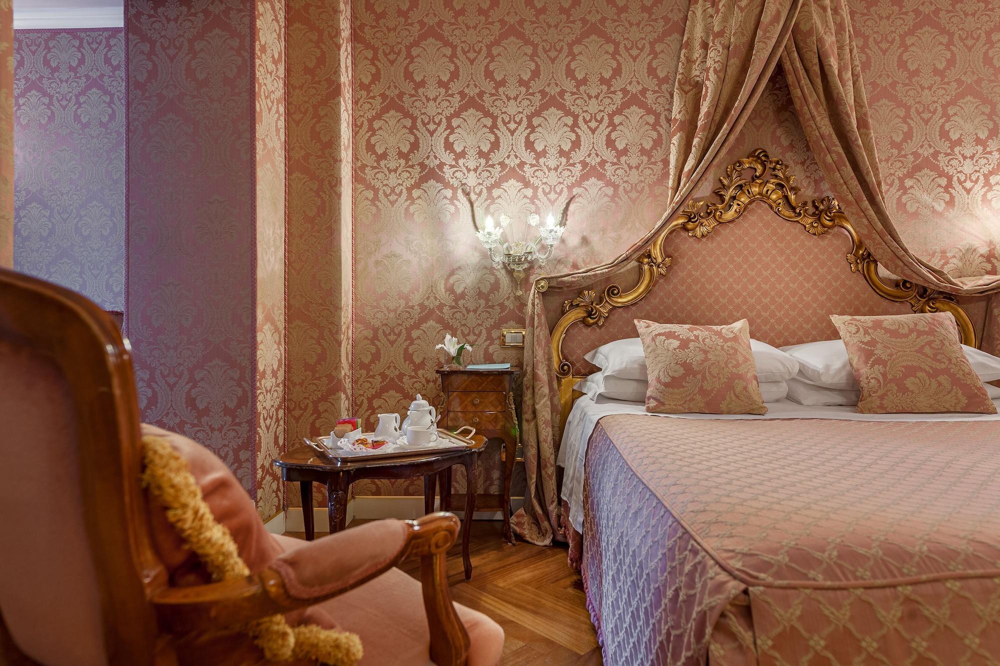 Hotel Antico Doge - A Member Of Elizabeth Hotel Group Venesia Bagian luar foto