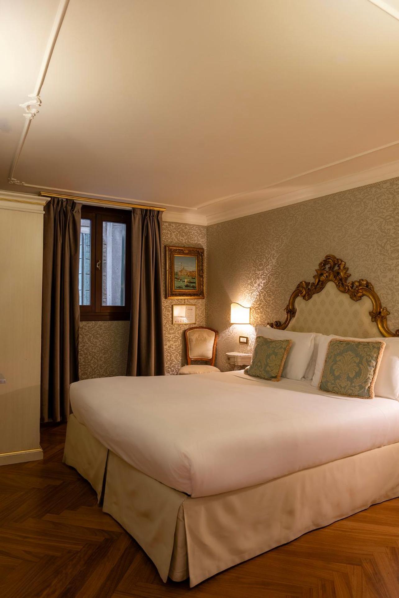 Hotel Antico Doge - A Member Of Elizabeth Hotel Group Venesia Bagian luar foto